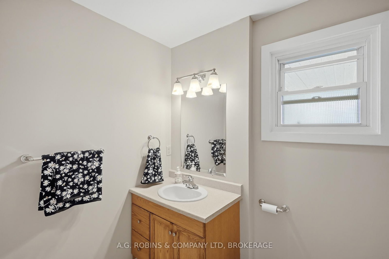 11803 Lakeshore Road • Wainfleet, ON photo 27