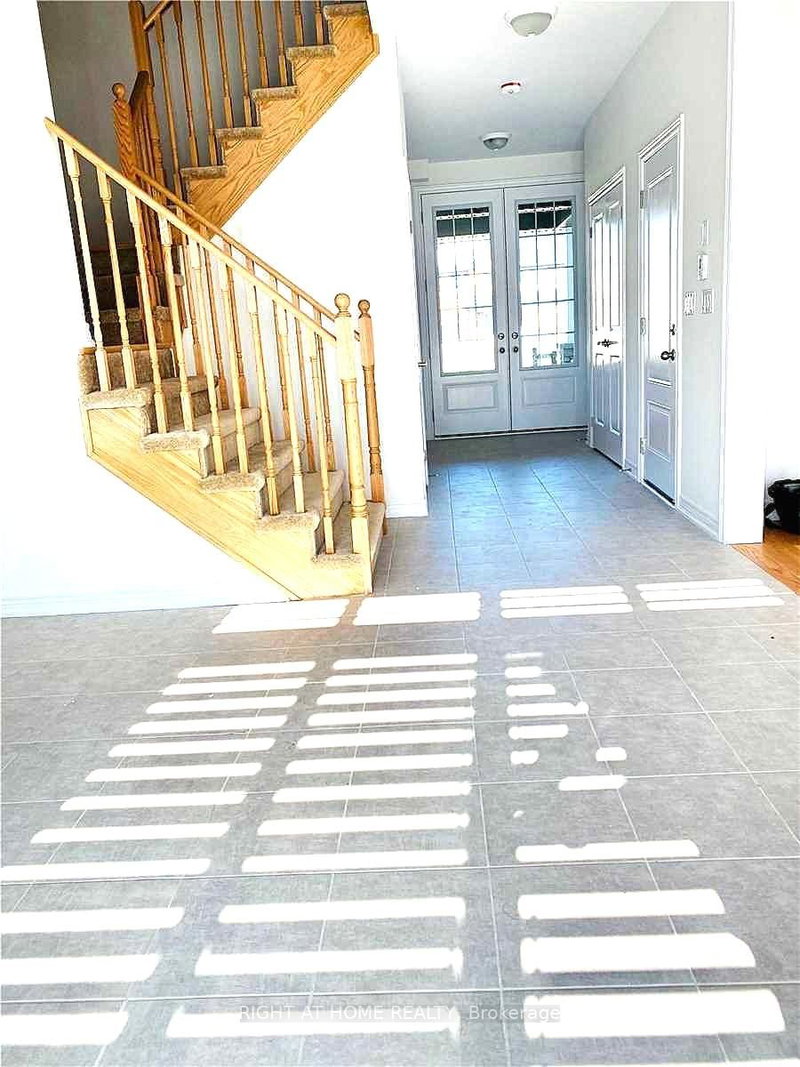 24 Summer Breese Drive W