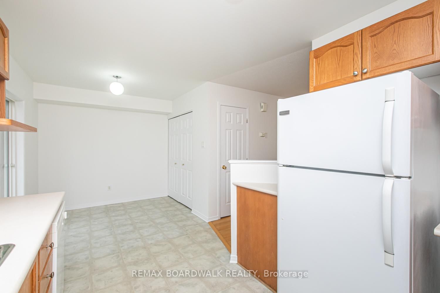 250 Gershwin Private • Ottawa, ON photo 12