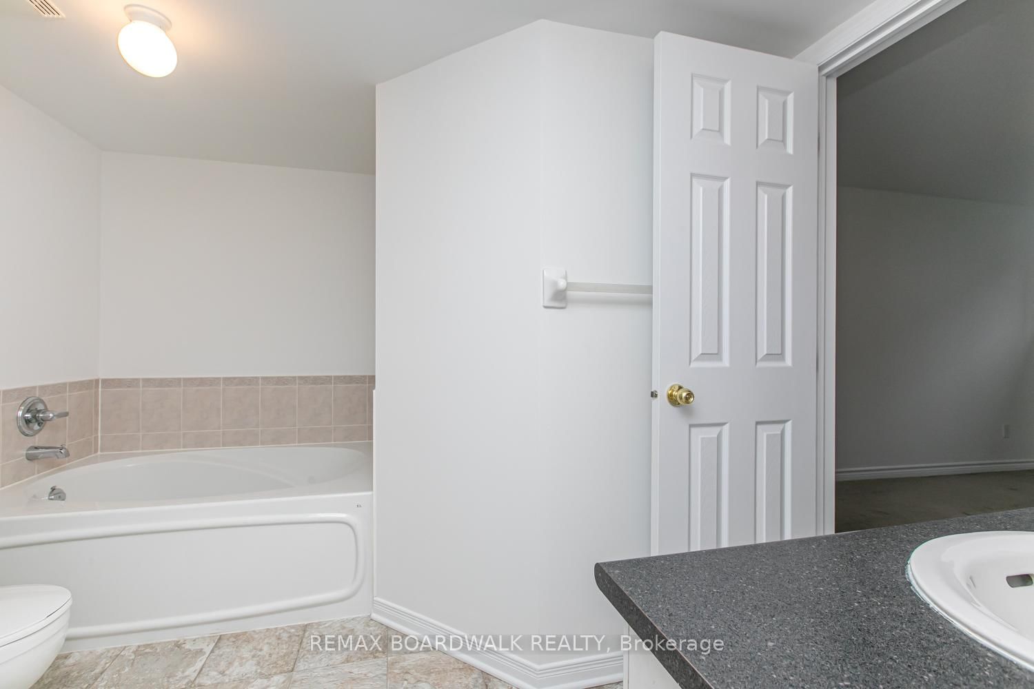 250 Gershwin Private • Ottawa, ON photo 22