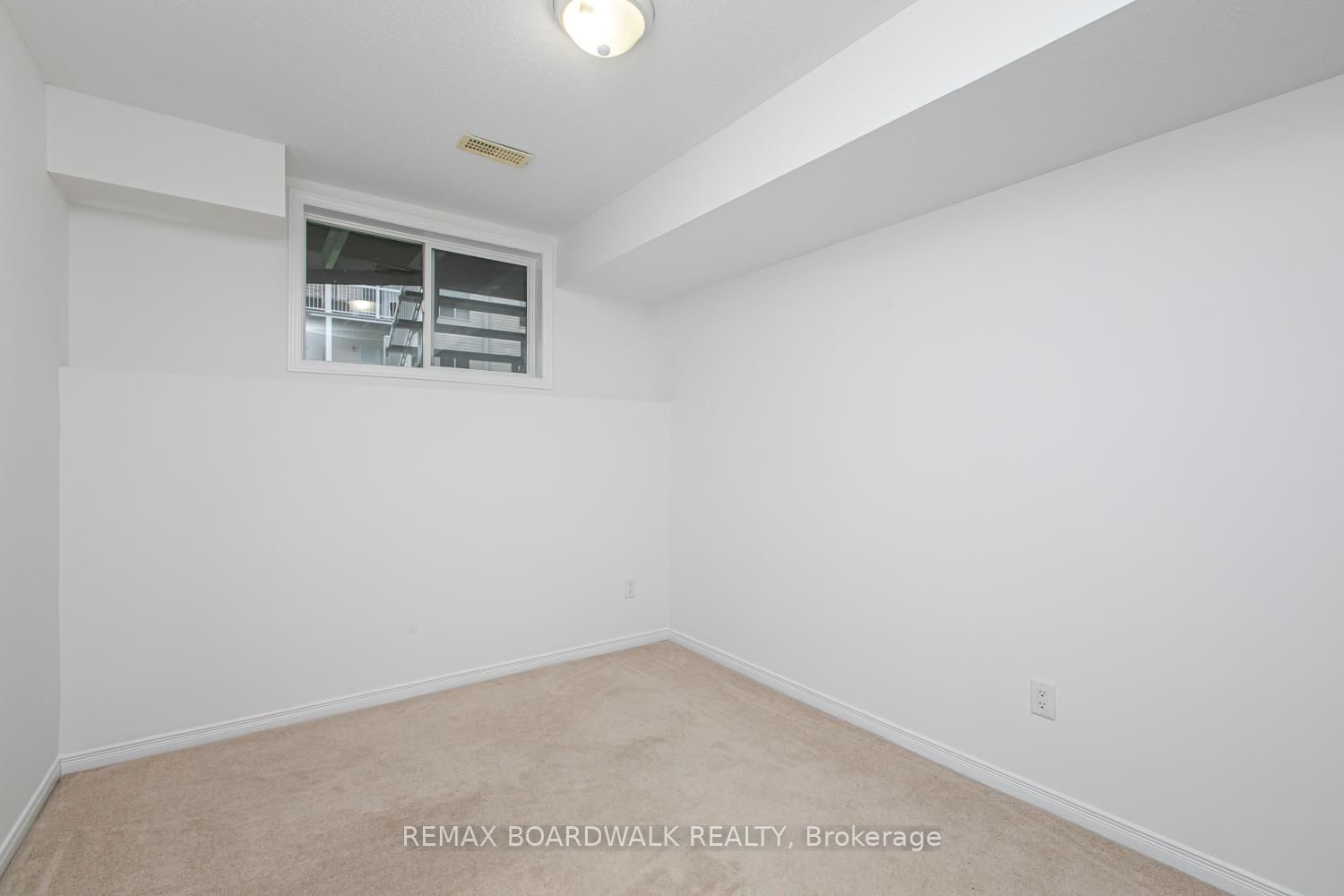 250 Gershwin Private • Ottawa, ON photo 23