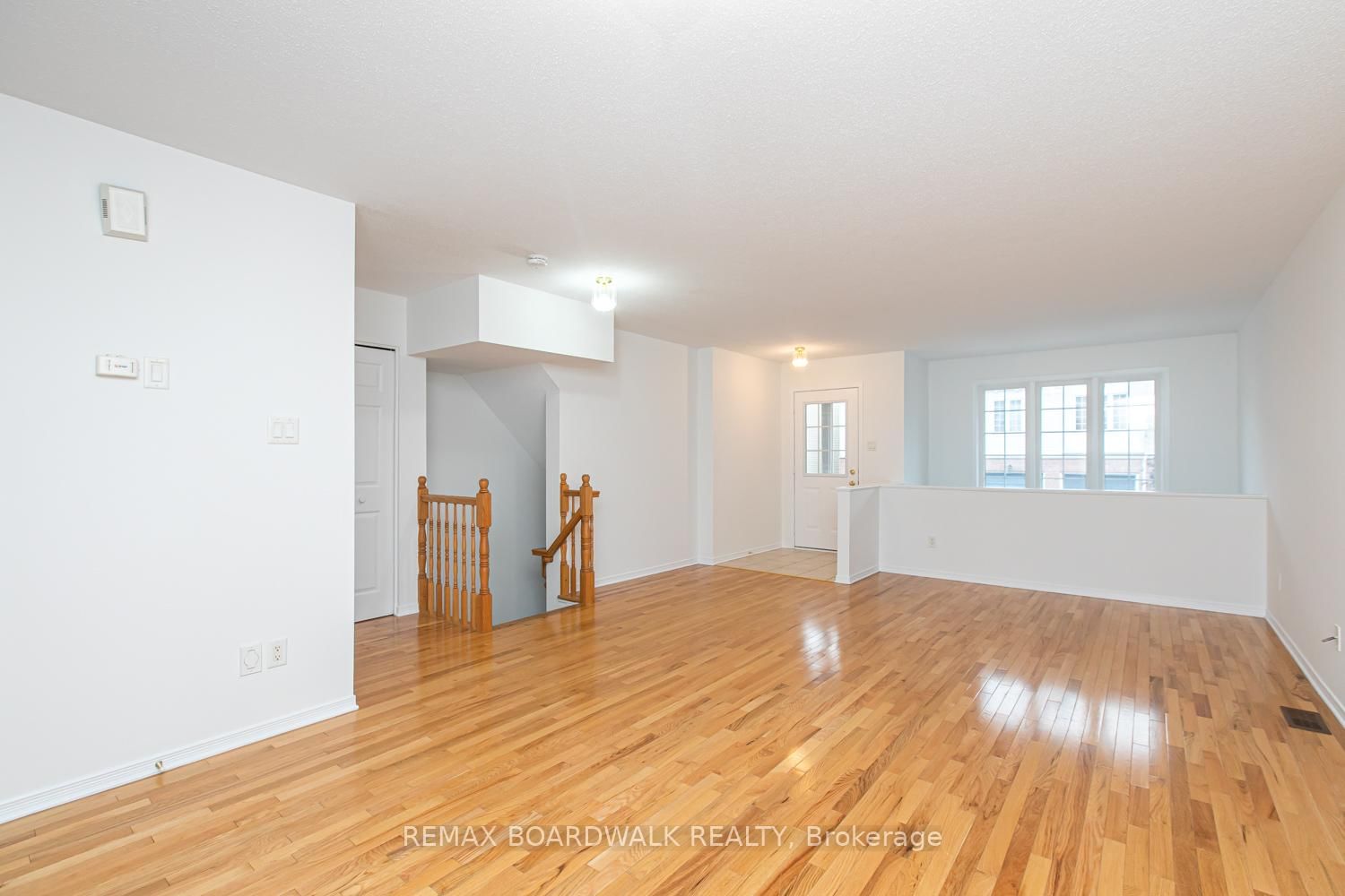 250 Gershwin Private • Ottawa, ON photo 5