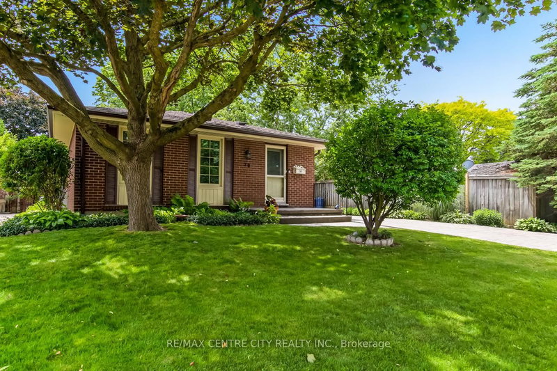 20 Hines Crescent