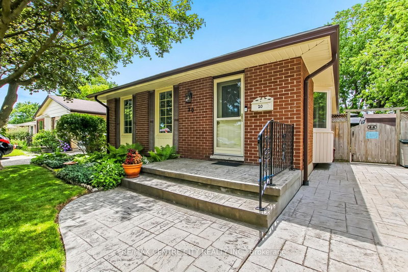 20 Hines Crescent