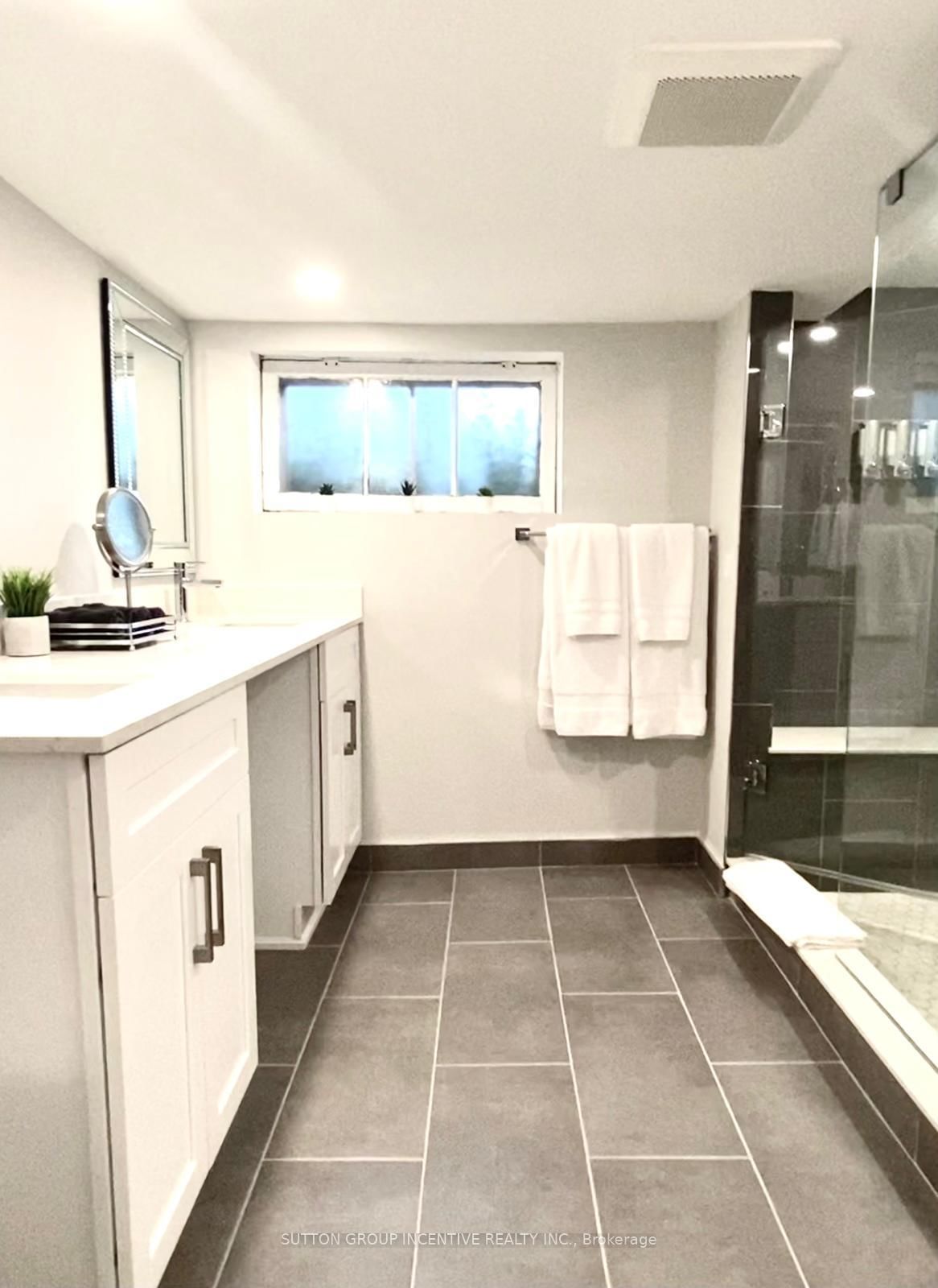 5151 Kitchener Street • Niagara Falls, ON photo 11