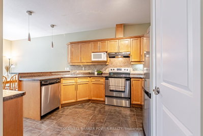 Unit 20 — 2089 Beaverbrook Avenue — more photos