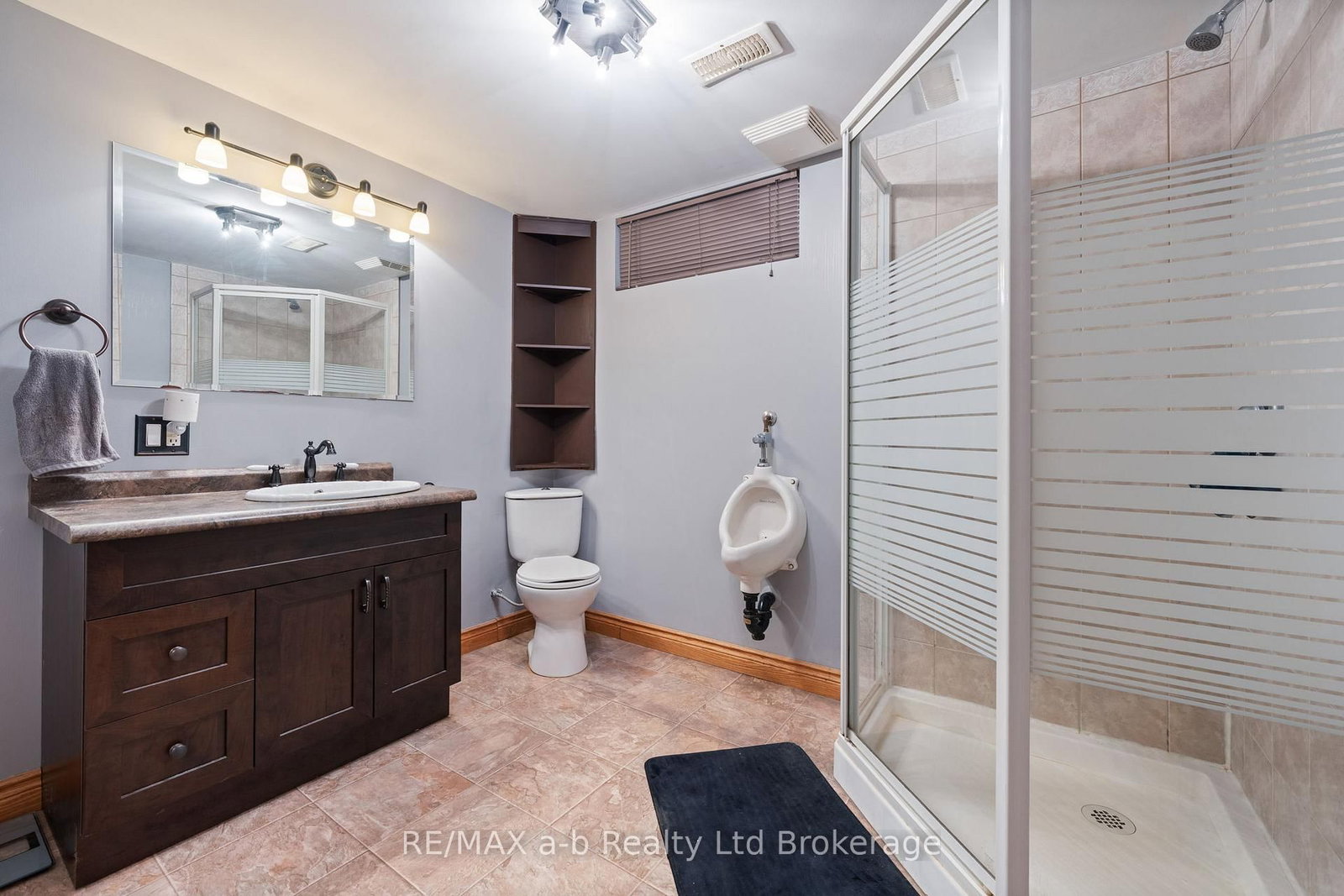 318 Broadway Street • Tillsonburg, ON photo 17