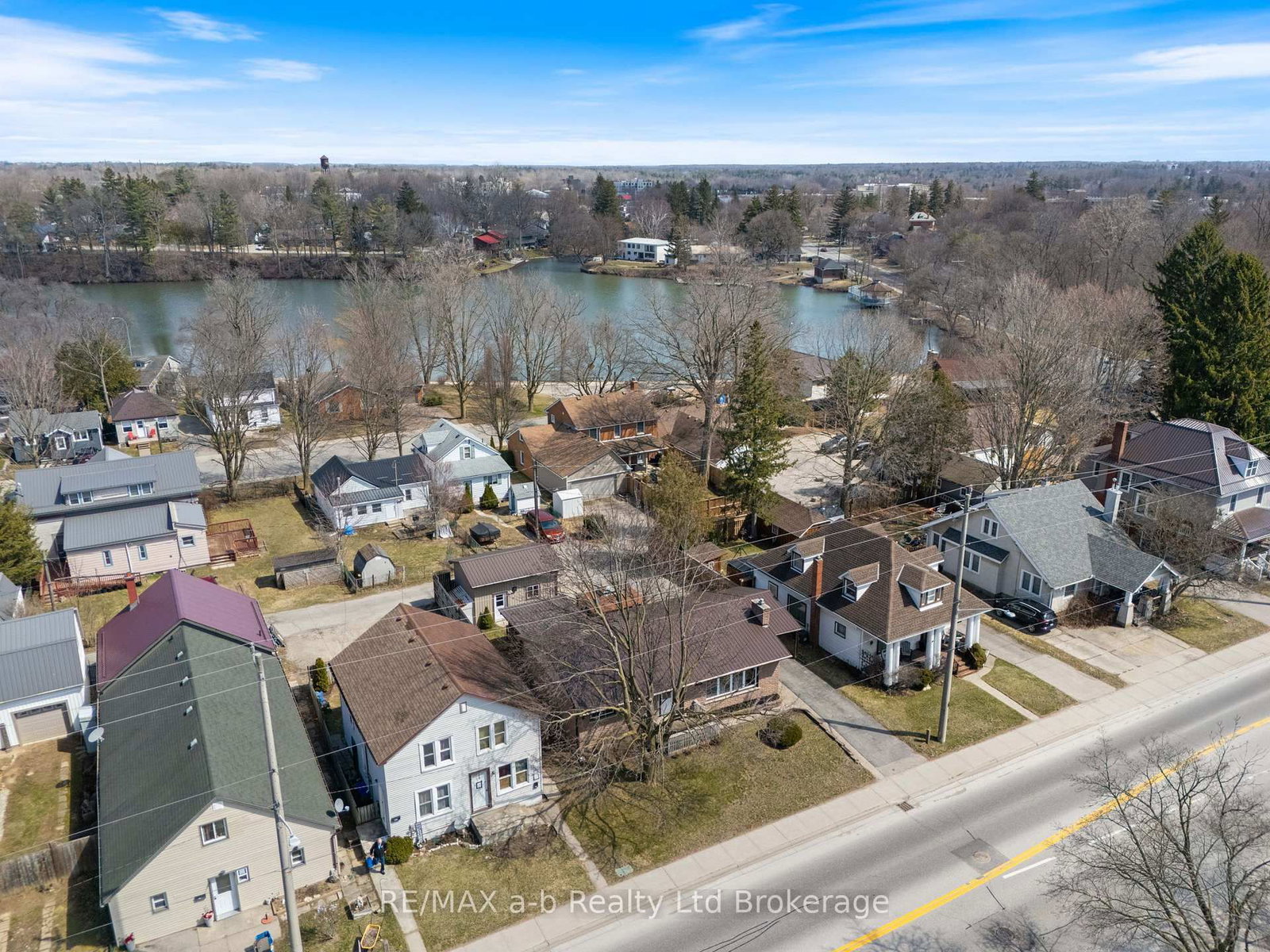 318 Broadway Street • Tillsonburg, ON photo 26