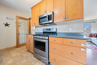 318 Broadway Street • Tillsonburg, ON photo 4