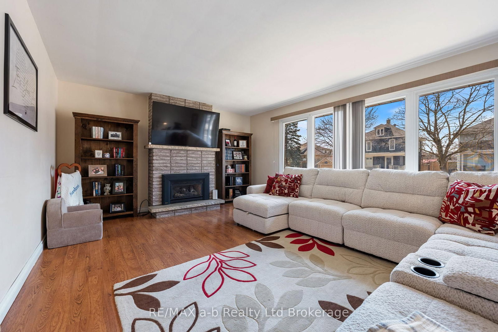 318 Broadway Street • Tillsonburg, ON photo 8