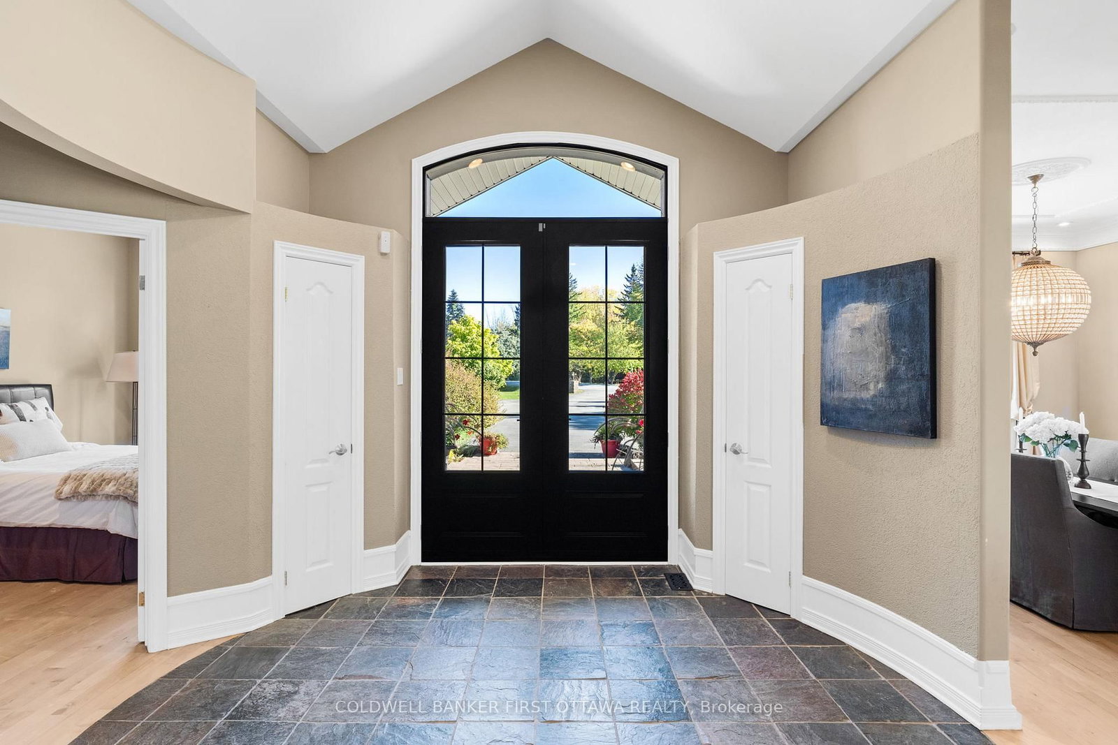 358 River Road • Ottawa, ON photo 4
