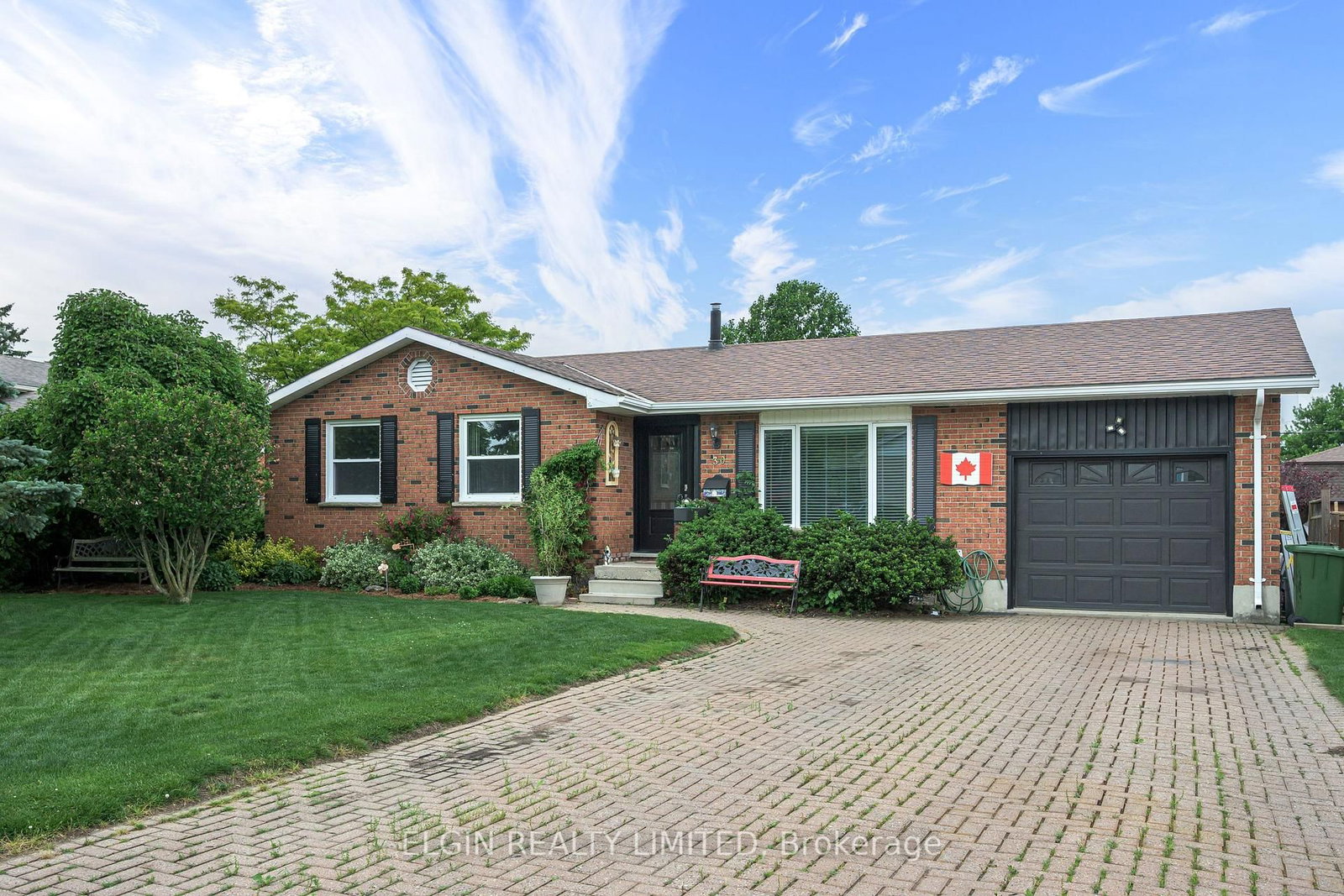 30 Erinlea Drive, St. Thomas — photo 1
