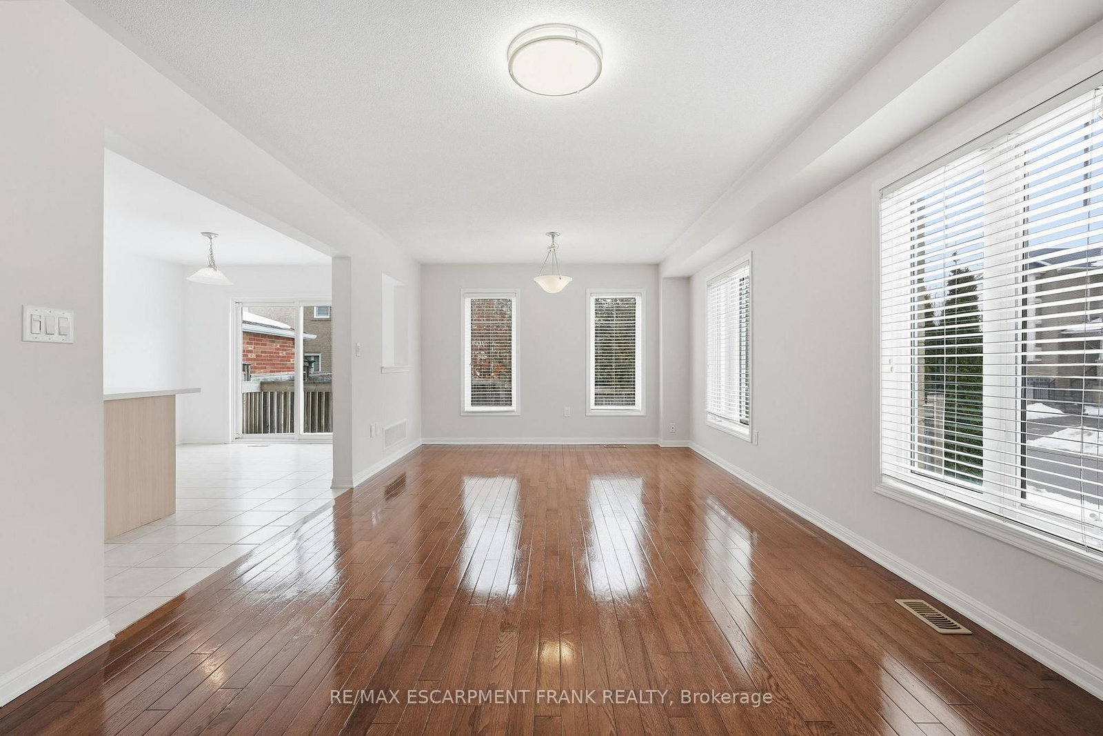 12 EMICK Drive • Hamilton, ON photo 4