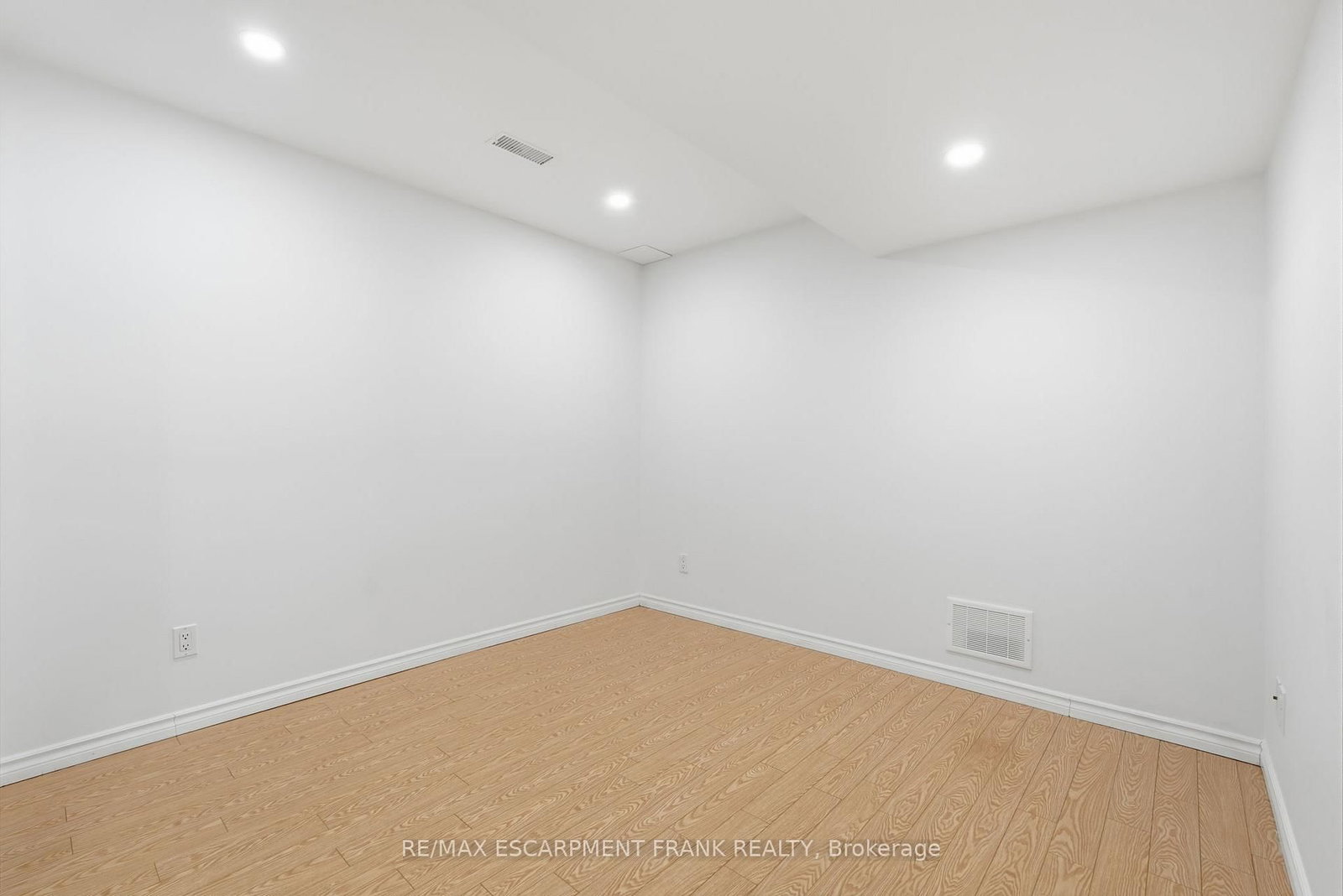 12 EMICK Drive • Hamilton, ON photo 44