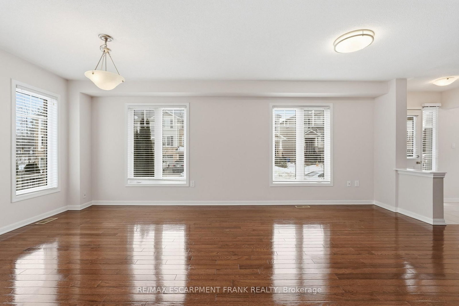 12 EMICK Drive • Hamilton, ON photo 5