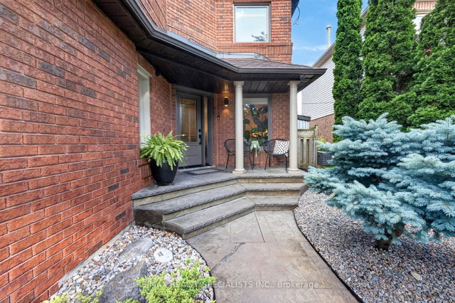 87 Chatsworth Crescent