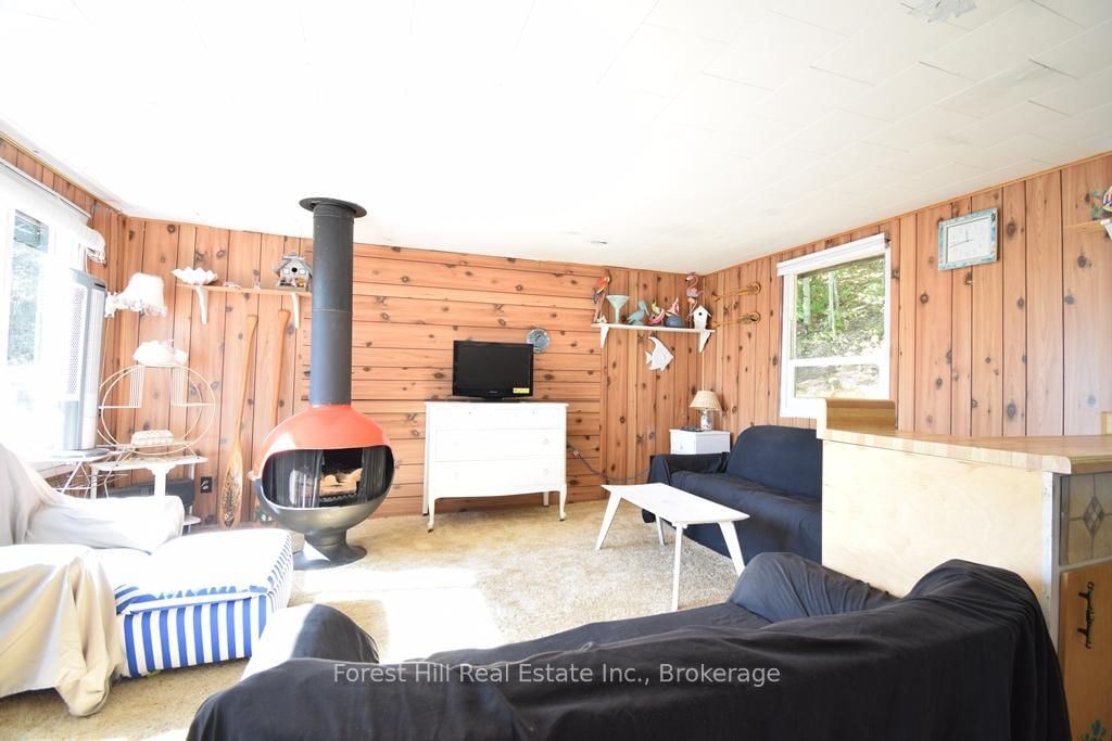 10689 Kawagama Lake WAO • Algonquin Highlands, ON photo 21