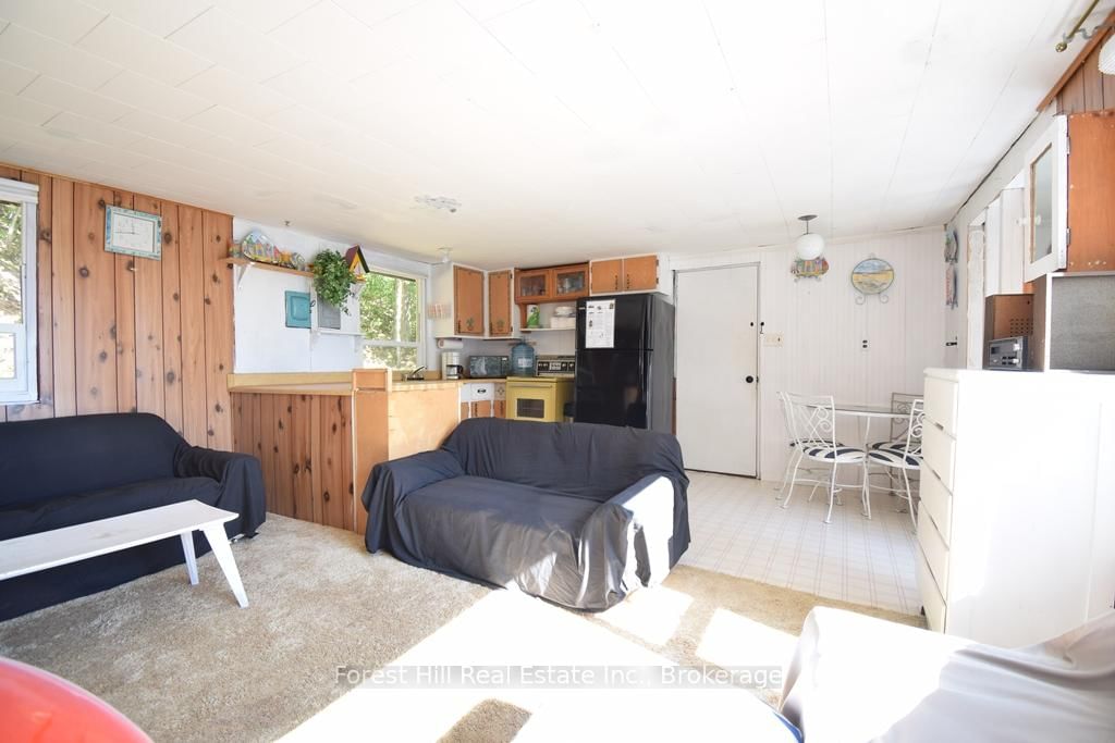 10689 Kawagama Lake WAO • Algonquin Highlands, ON photo 22