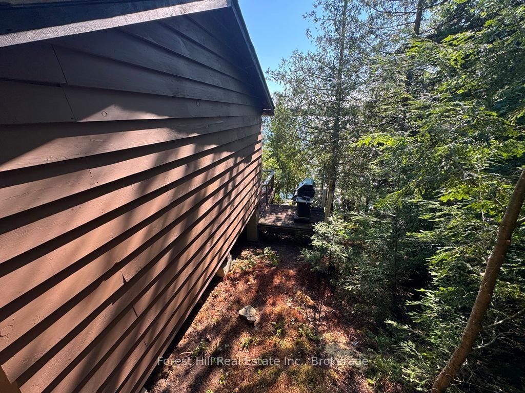 10689 Kawagama Lake WAO • Algonquin Highlands, ON photo 32