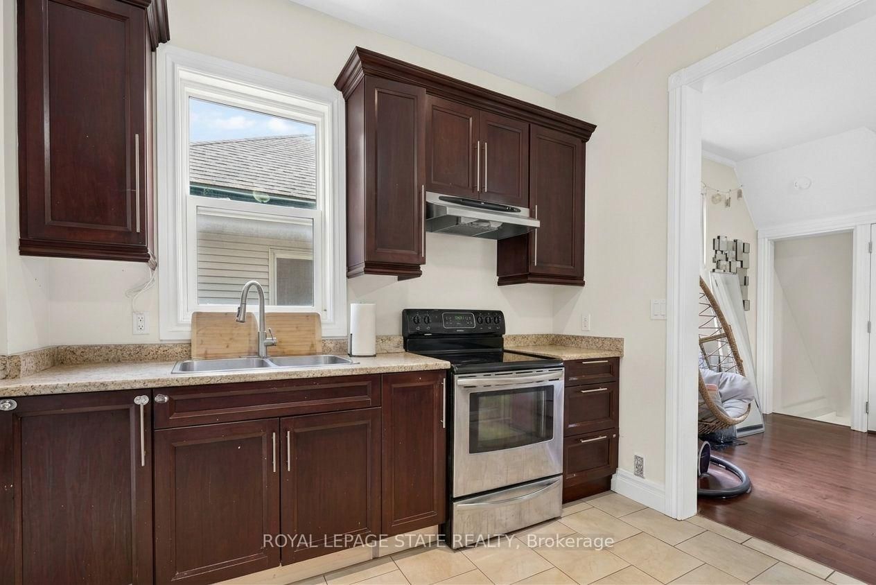 221 Grand River Avenue • Brantford, ON photo 10