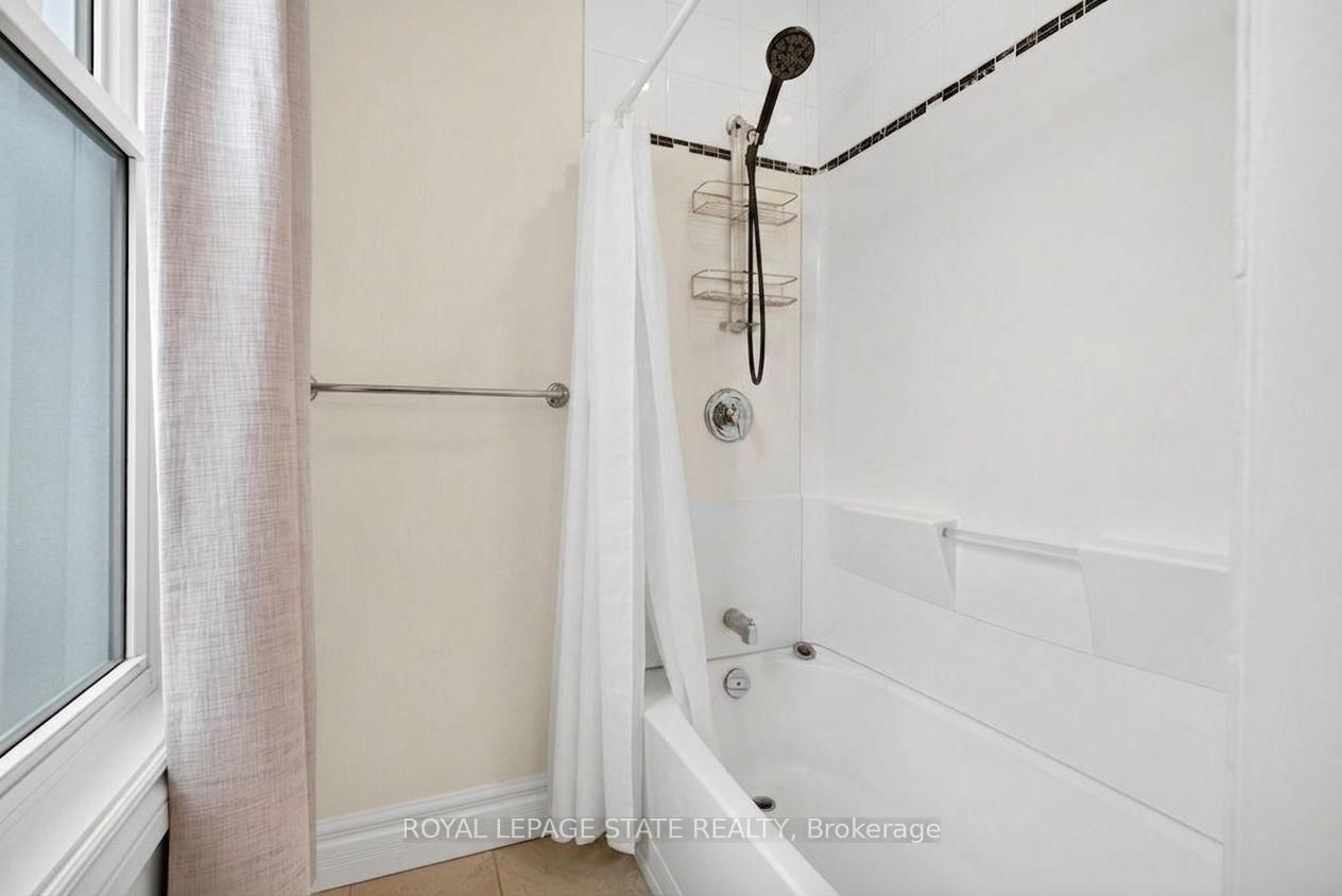 221 Grand River Avenue • Brantford, ON photo 16