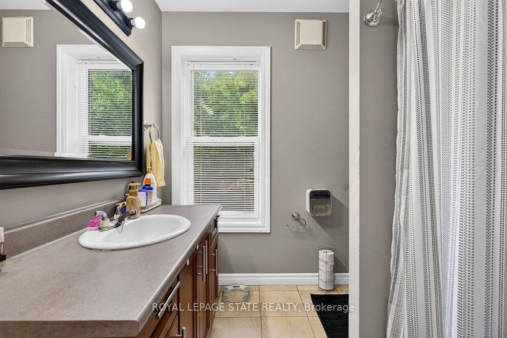 221 Grand River Avenue • Brantford, ON photo 24