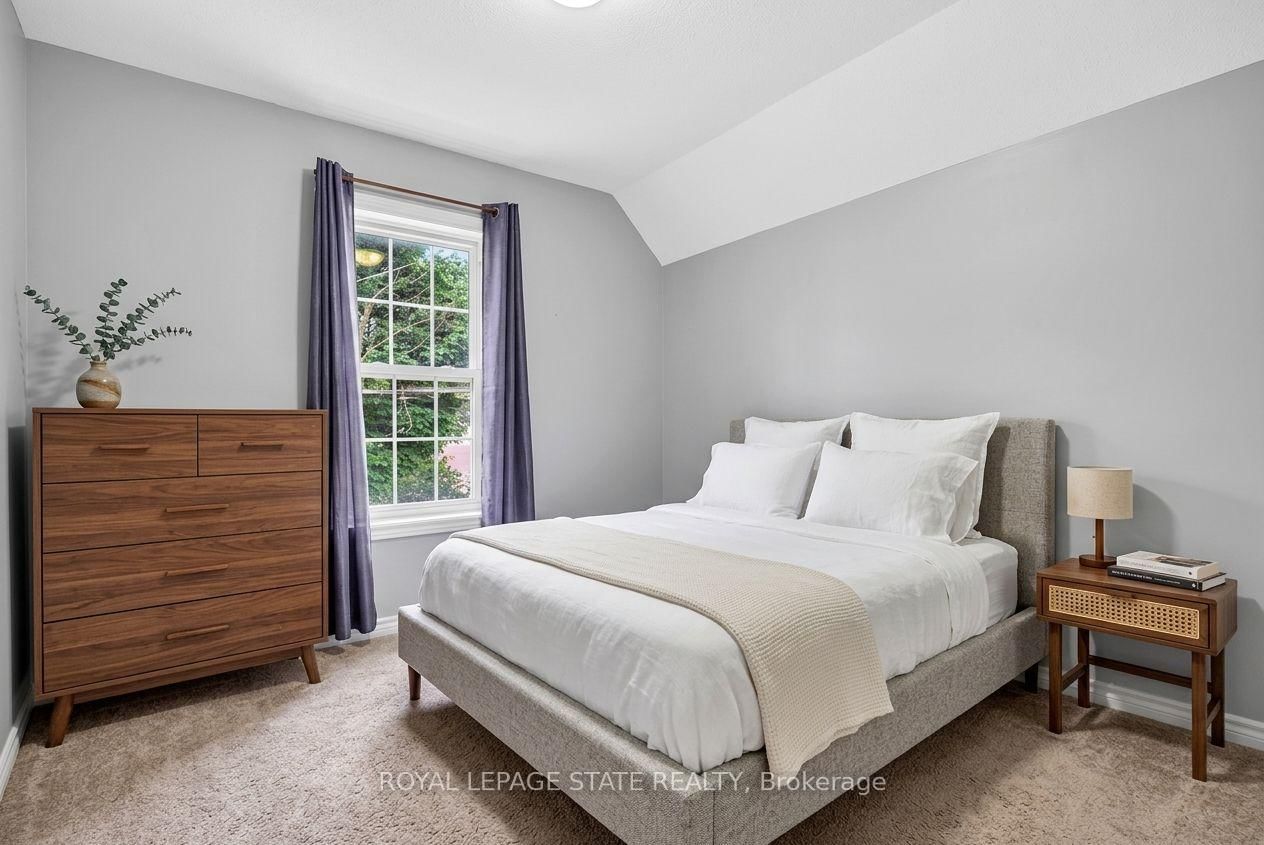 221 Grand River Avenue • Brantford, ON photo 25