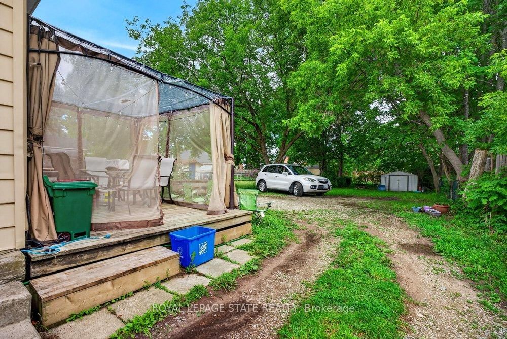 221 Grand River Avenue • Brantford, ON photo 28