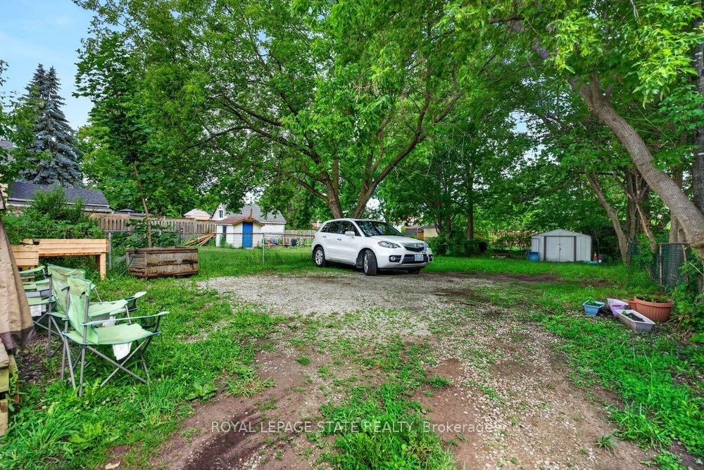 221 Grand River Avenue • Brantford, ON photo 30