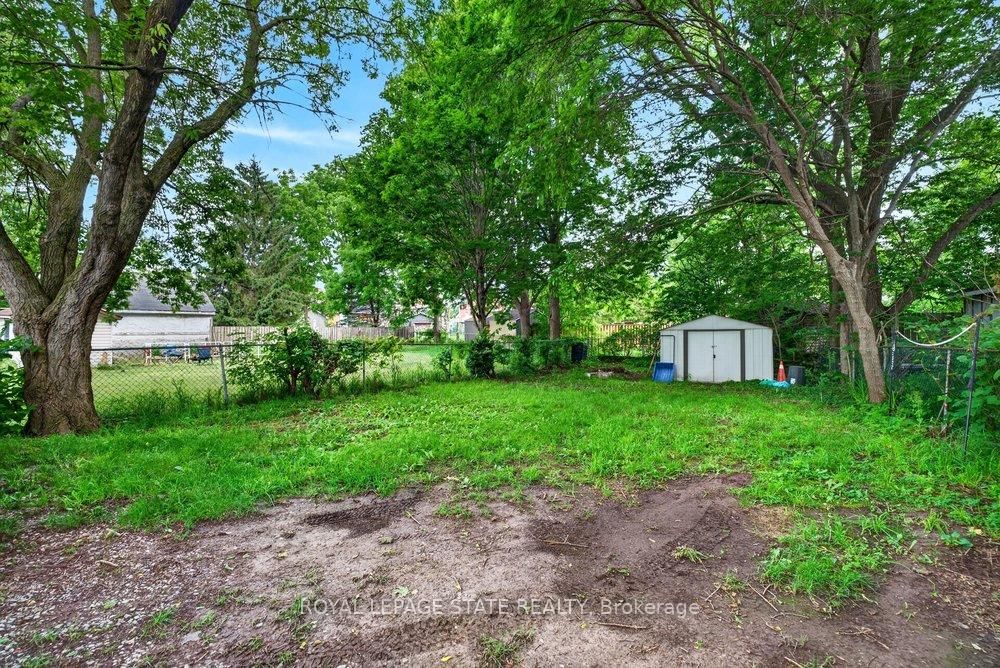 221 Grand River Avenue • Brantford, ON photo 31