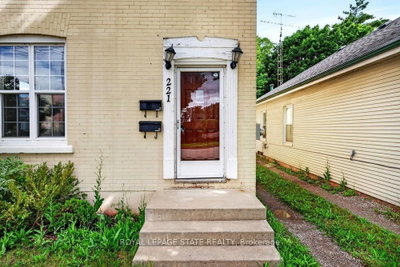 221 Grand River Avenue • Brantford, ON photo 4