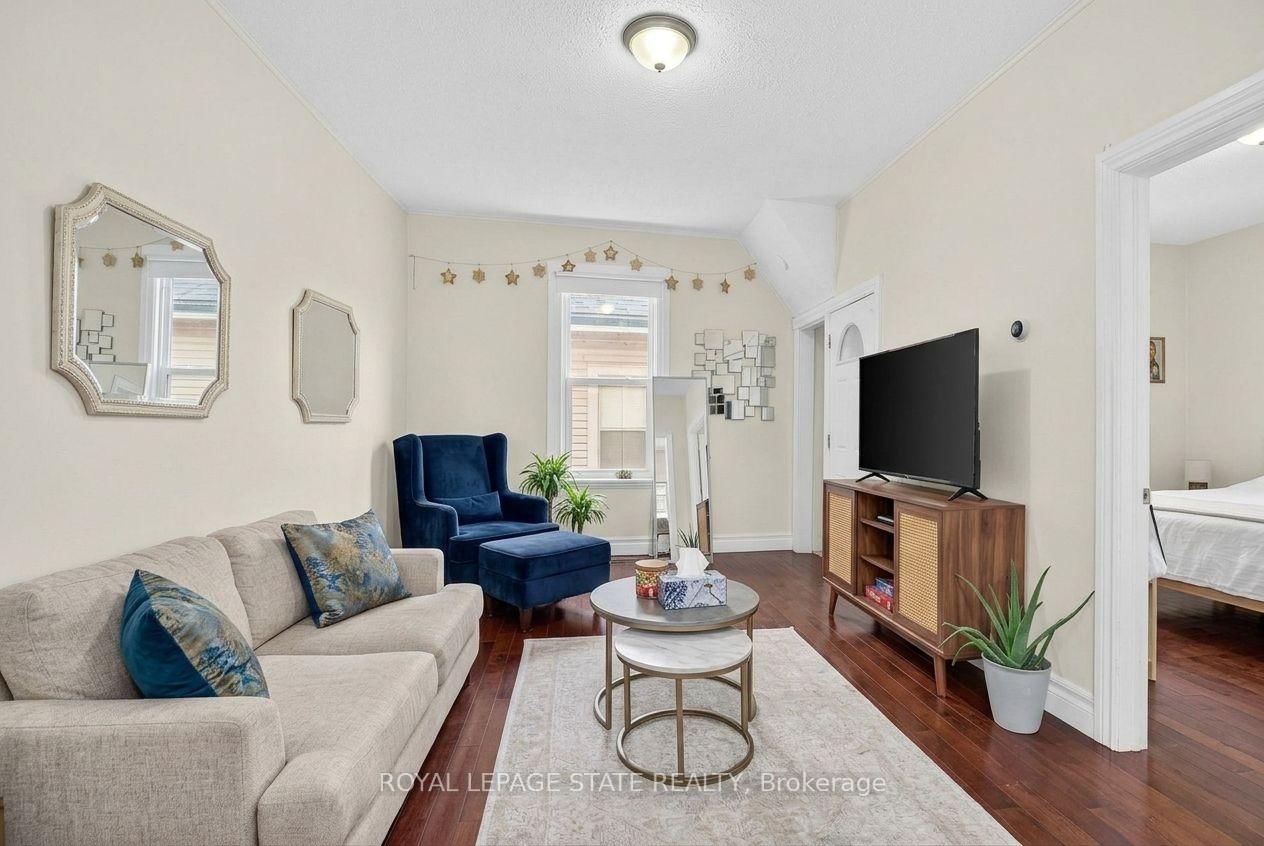 221 Grand River Avenue • Brantford, ON photo 8