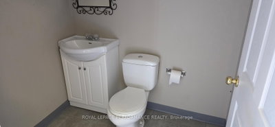 220 Pitt Street W — photo 6