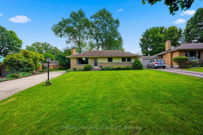 549 Ridgewood Crescent
