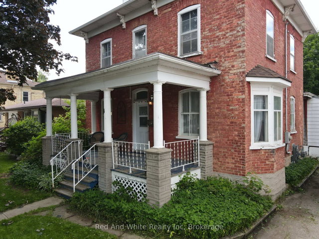 4 Dunke Street S