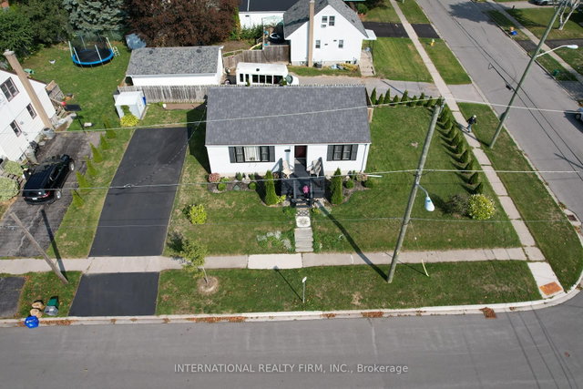 446 Harden Crescent