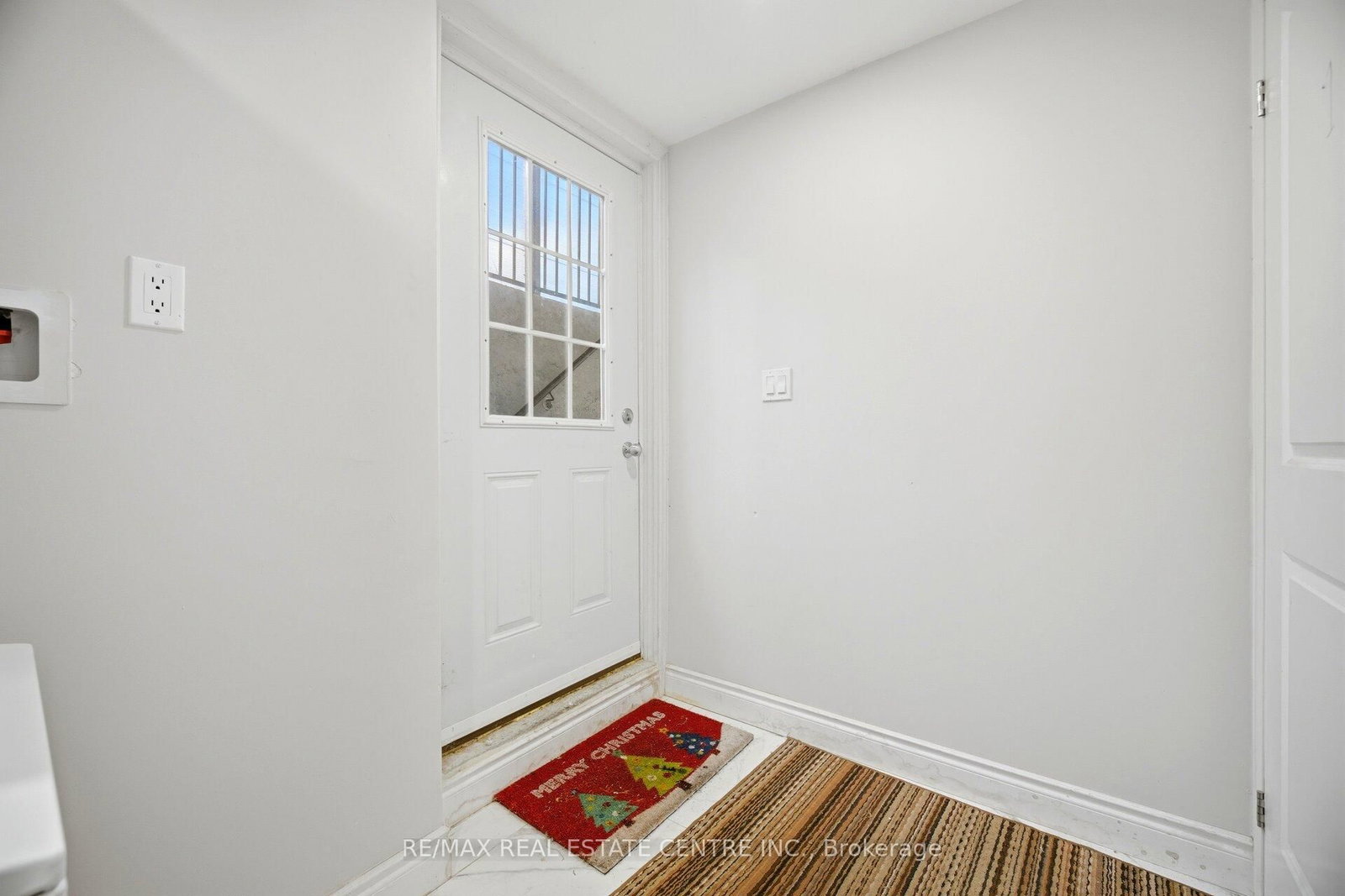 127 Monarch Woods Drive • Kitchener, ON photo 37