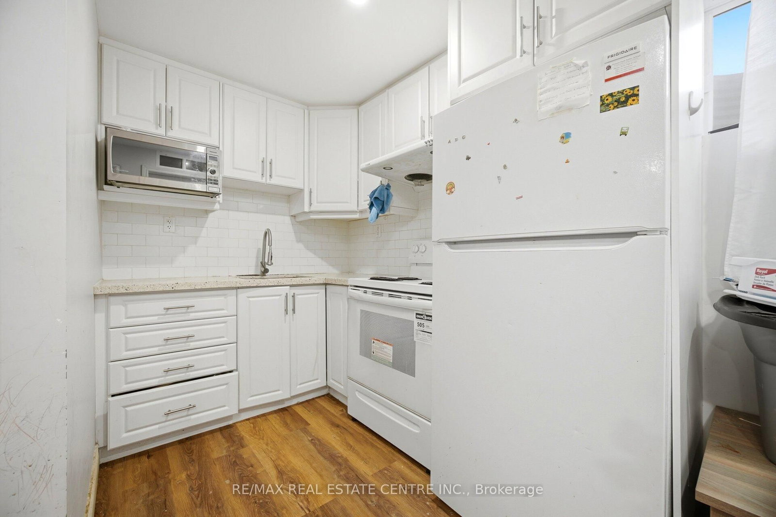 127 Monarch Woods Drive • Kitchener, ON photo 40