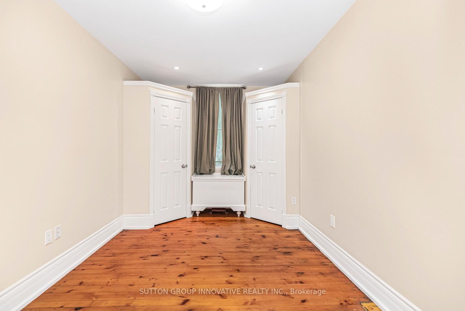 18 Pearl Street S • Hamilton, ON photo 16