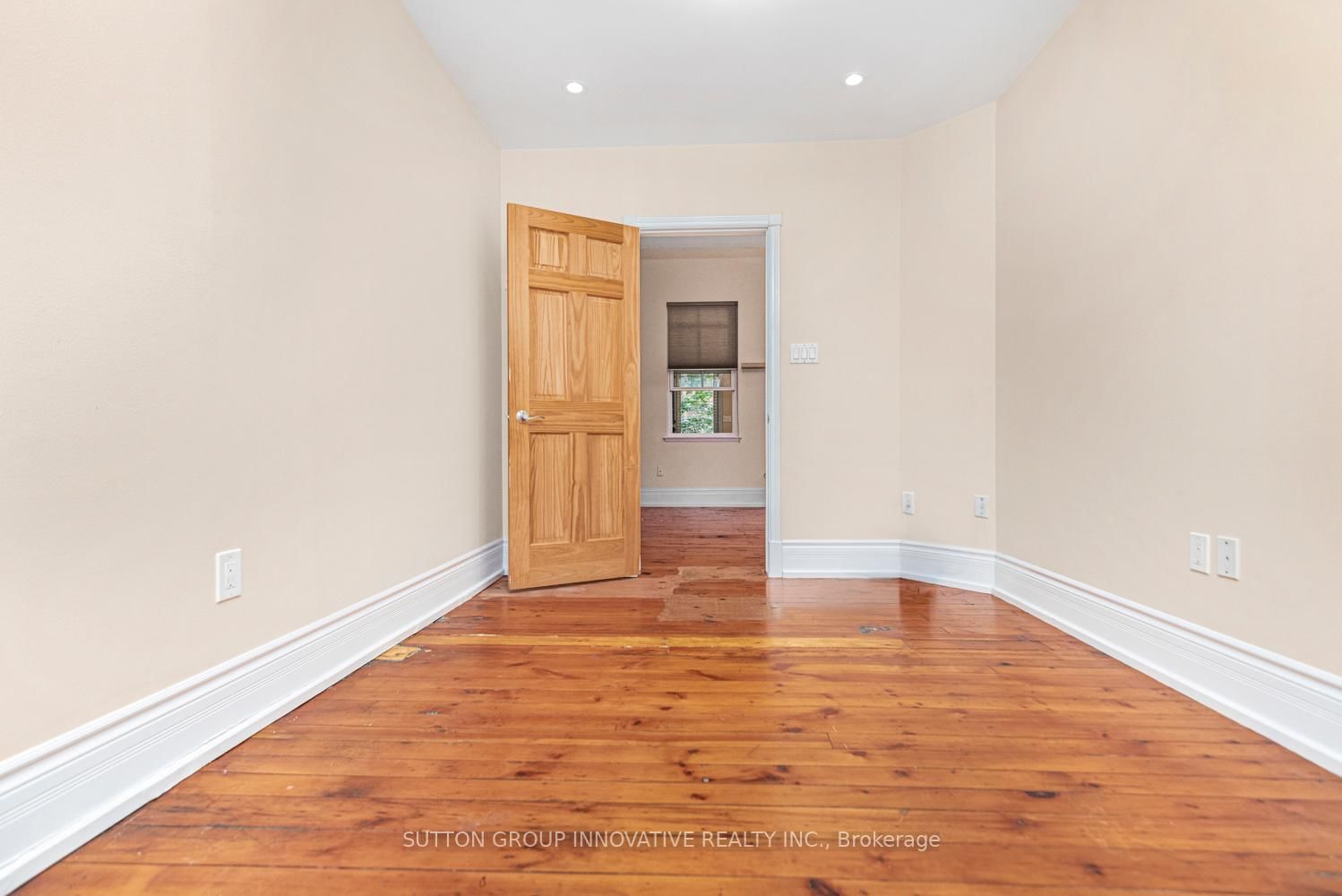 18 Pearl Street S • Hamilton, ON photo 17