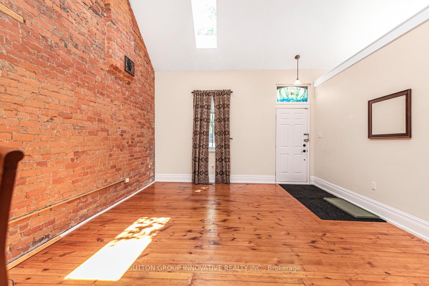 18 Pearl Street S • Hamilton, ON photo 5