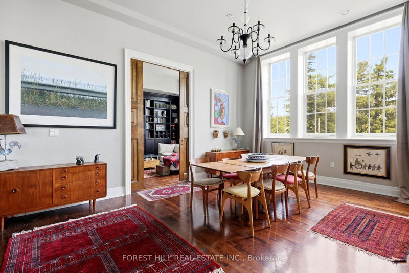301 - 72 Pine Street N