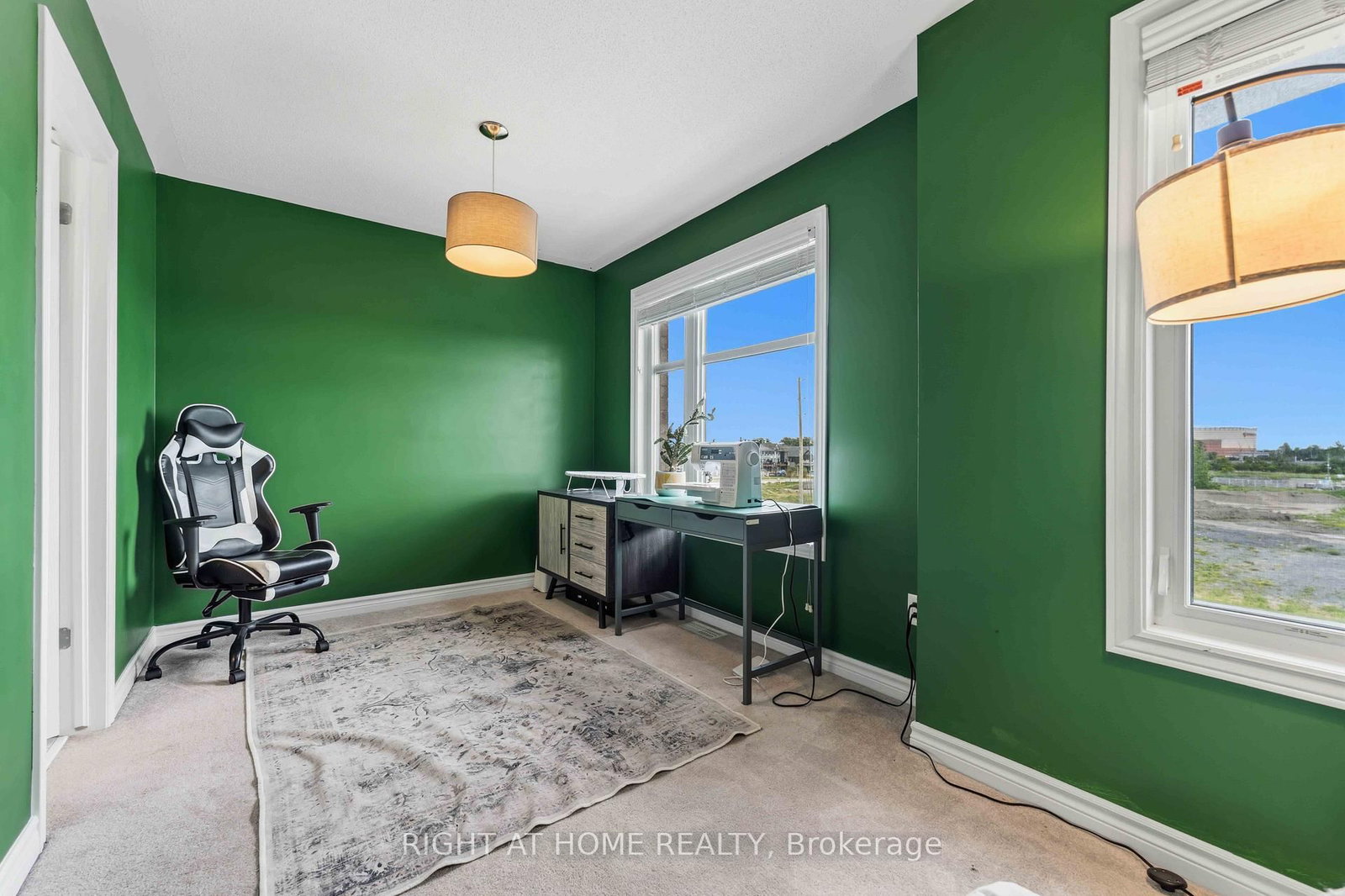 354 Brettonwood Ridge • Ottawa, ON photo 11