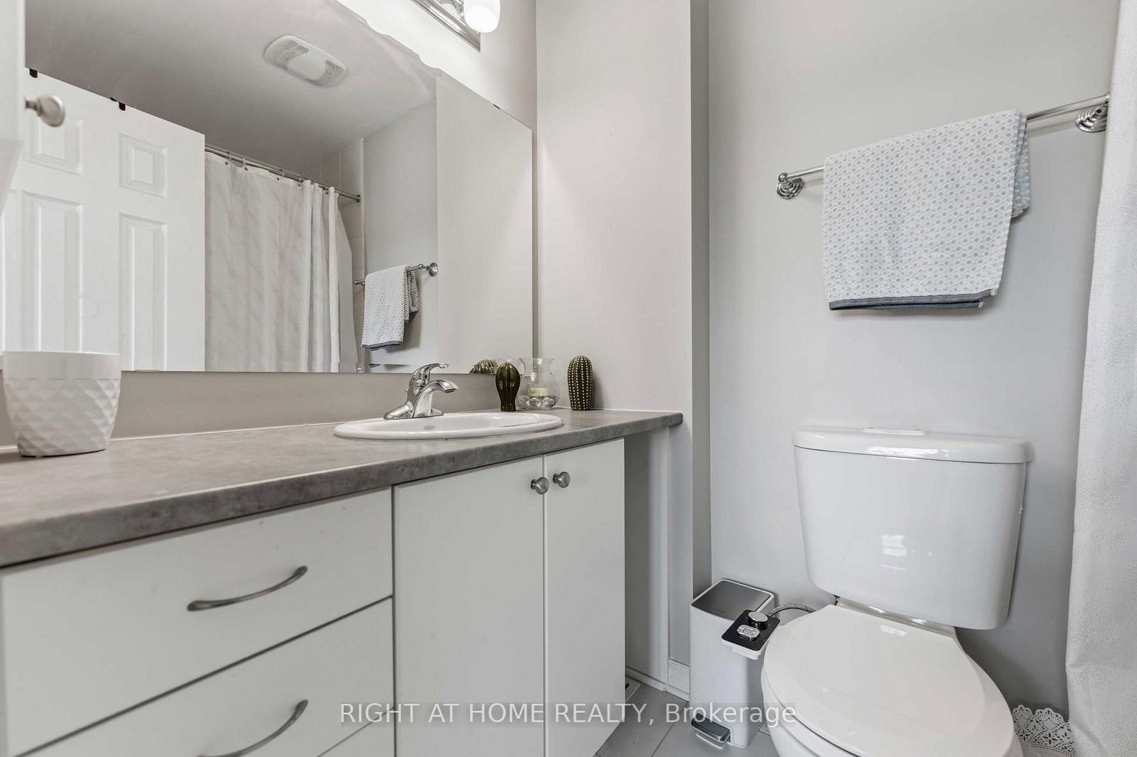 354 Brettonwood Ridge • Ottawa, ON photo 12