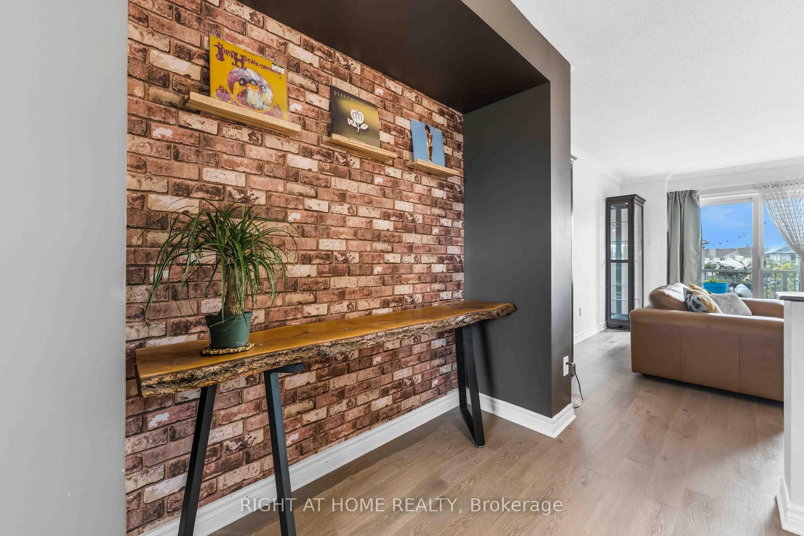 354 Brettonwood Ridge • Ottawa, ON photo 17