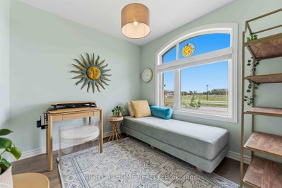 354 Brettonwood Ridge • Ottawa, ON photo 4