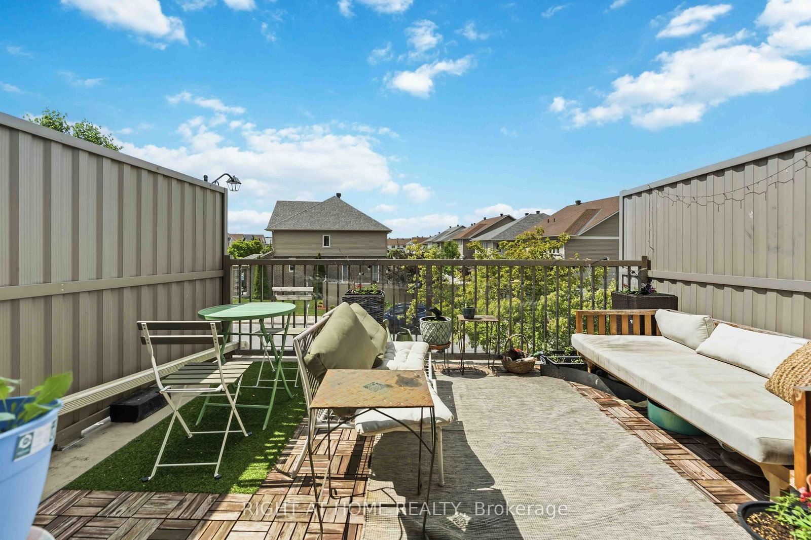 354 Brettonwood Ridge • Ottawa, ON photo 5