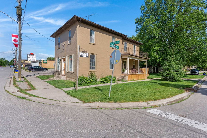 39 Albert Street W