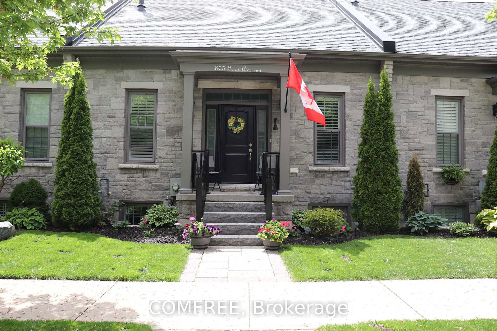 805 Lees Avenue • Cobourg, ON photo 1