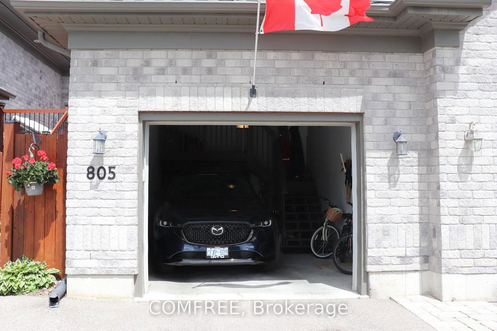 805 Lees Avenue • Cobourg, ON photo 3